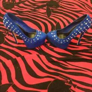 New never worn Blue diamond gem heels